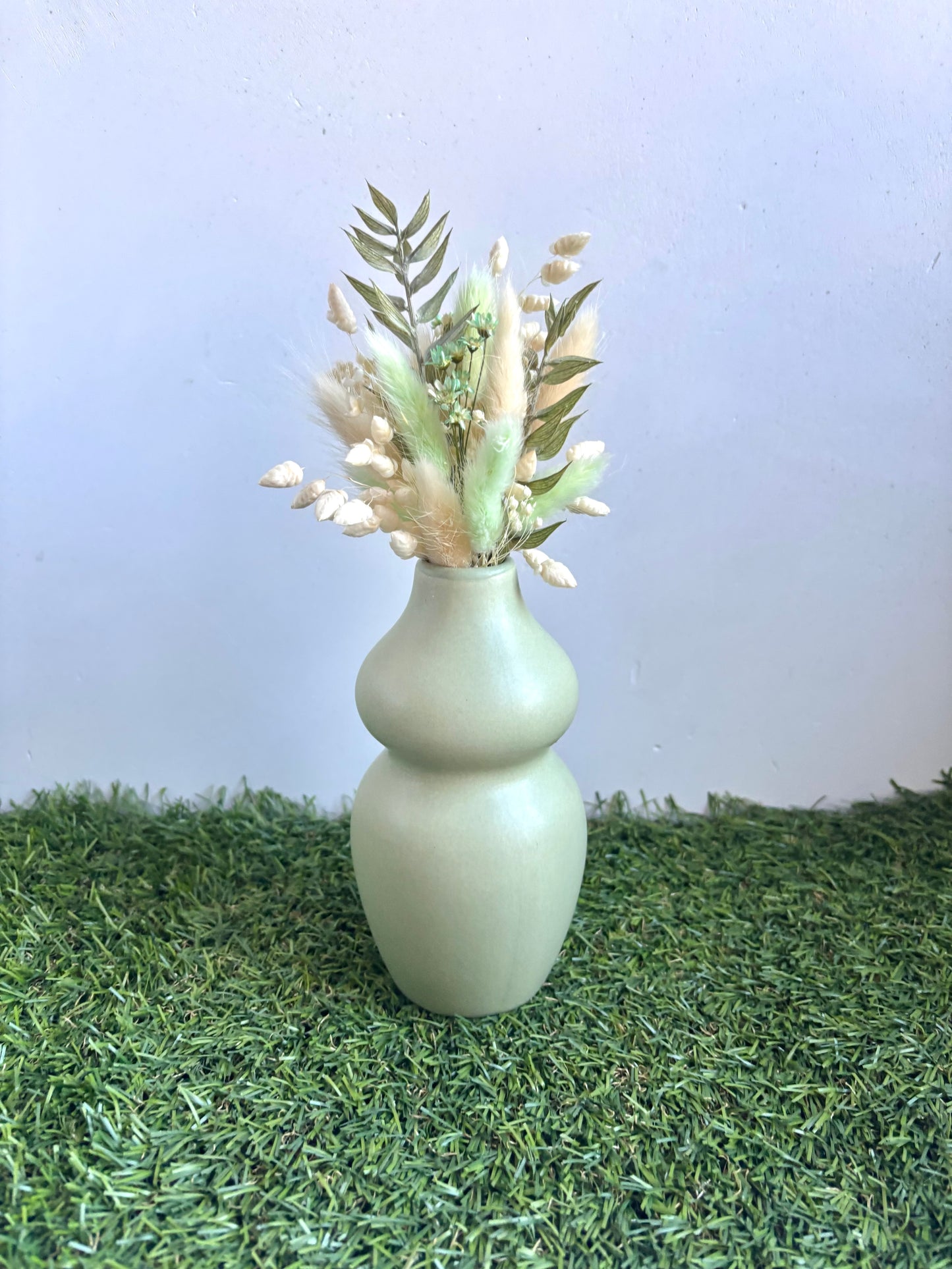 OK - Vaas lichtgroen met muntgroen en witte droogbloemen.
Hoogte 25cm
€23,90
Voorraad: 2
