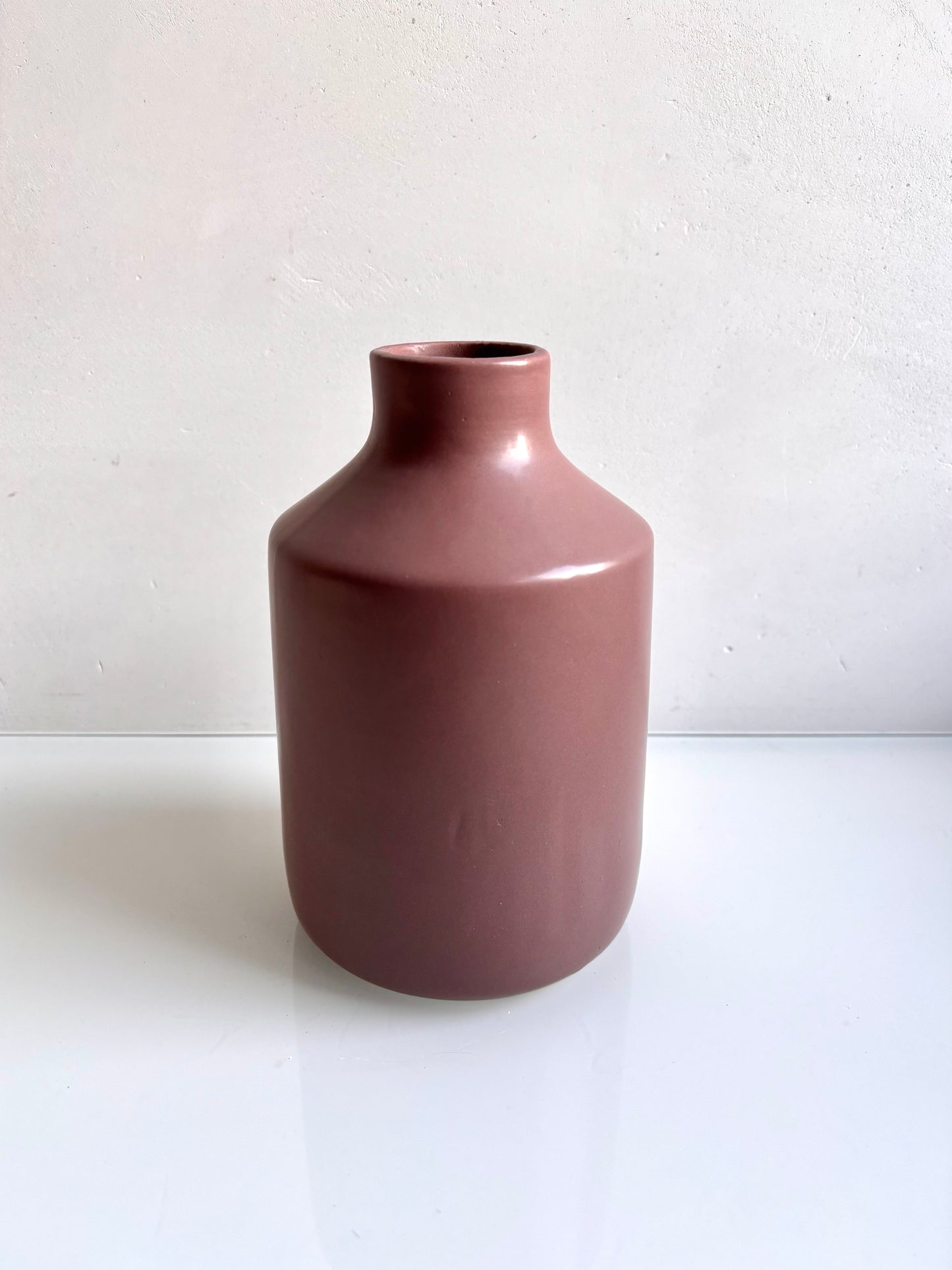 OK - Vaas oudroze
H 19cm
Diameter opening hals 4,5cm
€11,90
Voorraad: 1