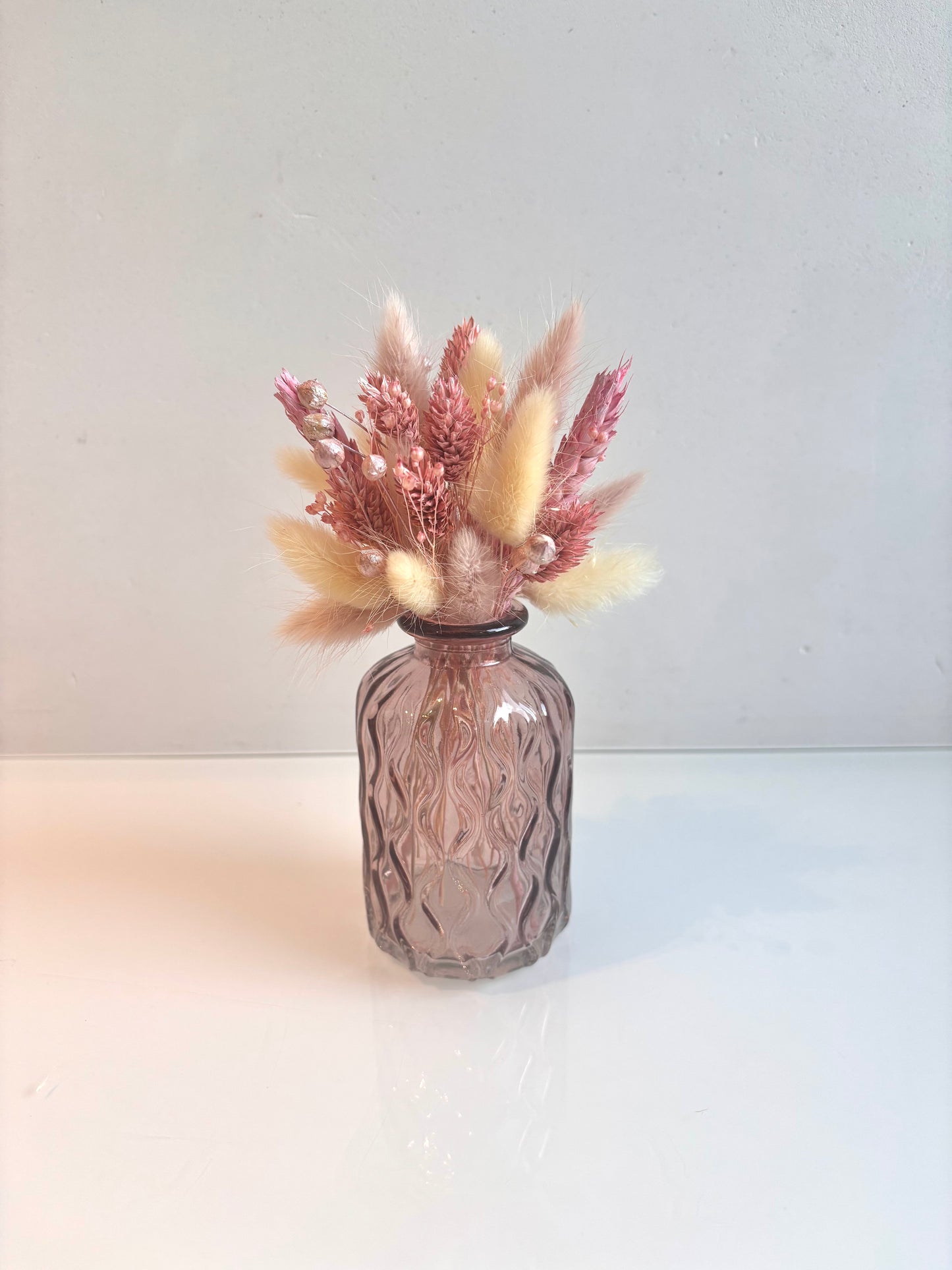 OK - Vaas oudroze met kleine structuur
Kleuren: lichtroze en wit
€18,50
H 19cm
Voorraad: 1