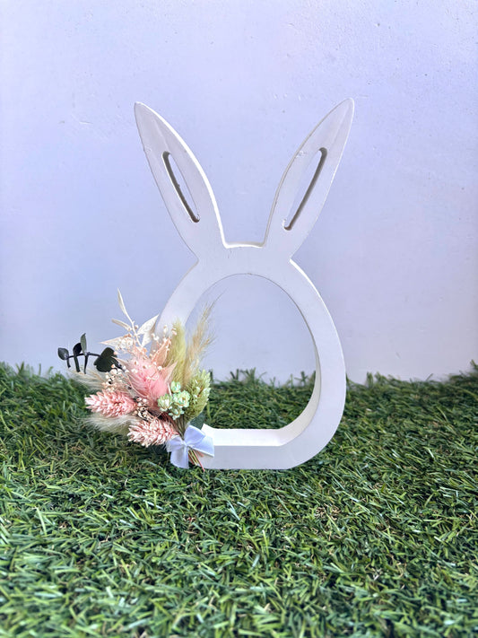 OK - Konijn met beide oren omhoog
Boeketje droogbloemen aan met lichtroze, muntgroen, wit en eucalyptus

Hoogte: 19cm 
€9,90
Voorraad: 1
Paascollectie