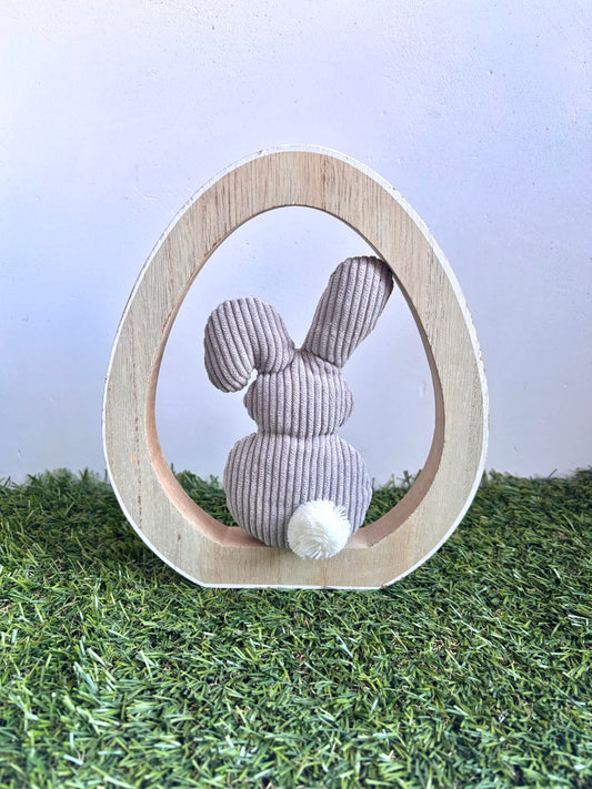 OK - Houten paasei met een grijs konijn in stof met witte staart
Hoogte 22cm
€12,00
Voorraad: 1
Paascollectie
