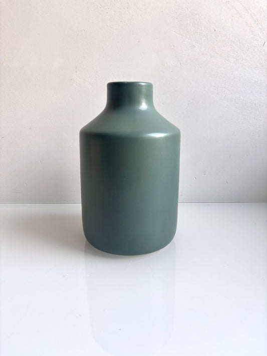 OK - Vaas turquoise groen
H 19cm 
Diameter opening hals 4,5cm
€11,90

Voorraad: 1