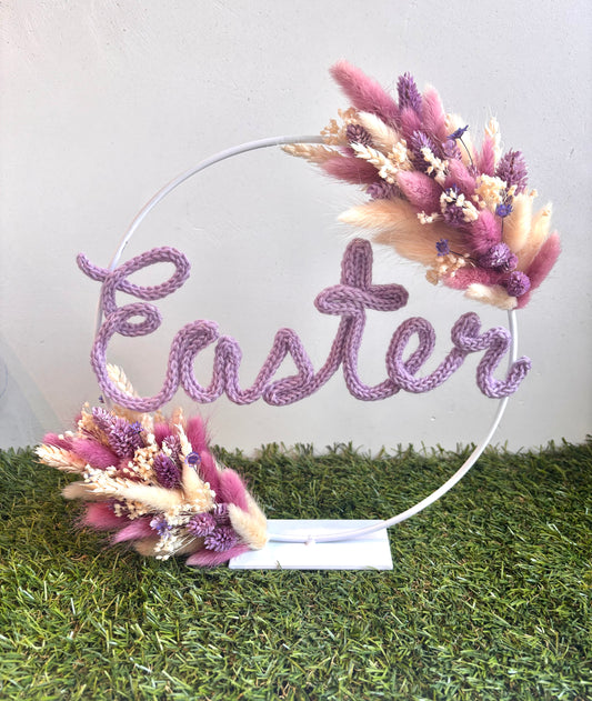 OK - Flowerhoop wit met punnik in lila en kleuren droogbloemen (paars, wit en roze)
Diameter: 25cm
€34,90