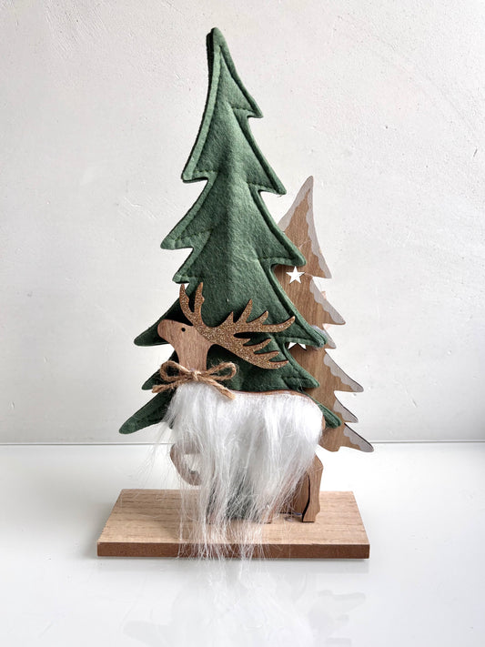 OK - Kerstdecoratie kerstboom met rendier
Kerstboom donkergroen
kerstboom hout
Rendier gewei met gouden glitters en witte vacht

H 31cm
B voet 16cm

€11,50
Voorraad: 1