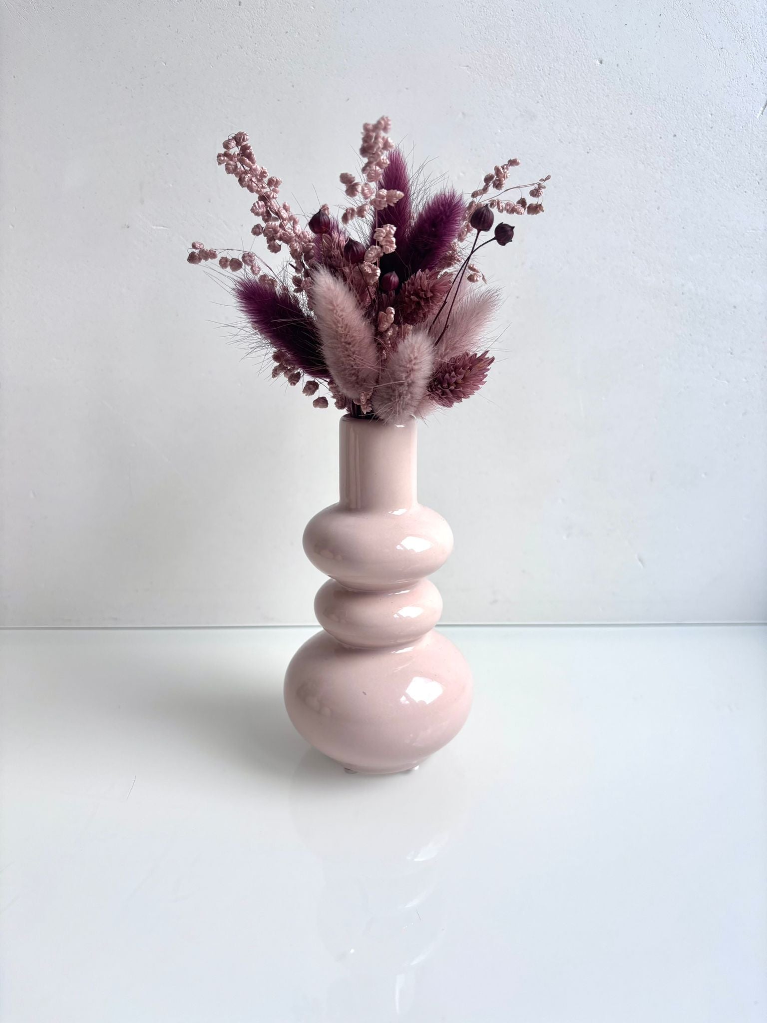 Vaas gebroken wit
Hoogte: 22cm
Prijs: €21,90 
Stock: 1