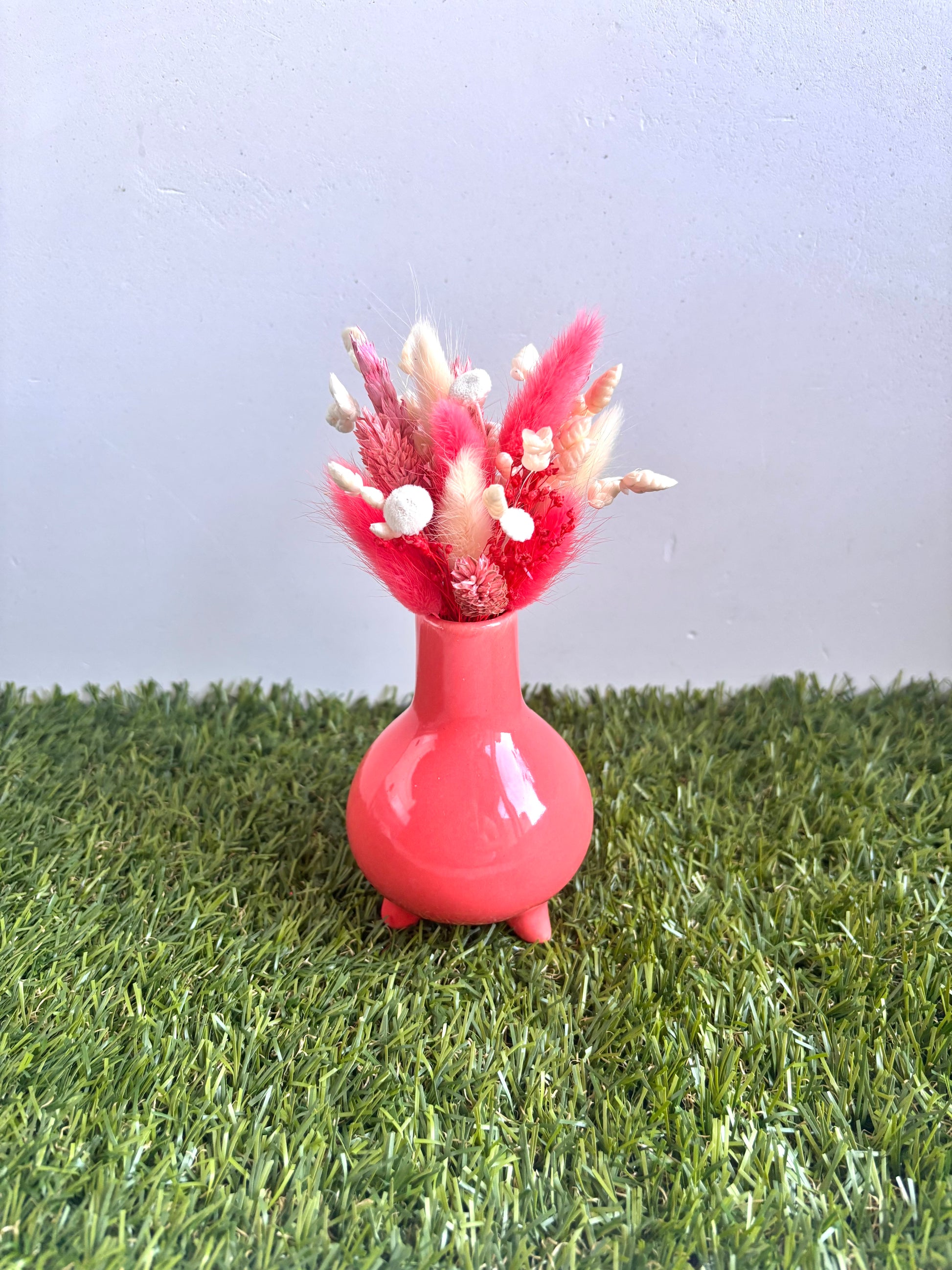 OK - Vaasje roze op voet
Kleuren: roze en wit
H 17,50cm
€18,90
Voorraad: 1